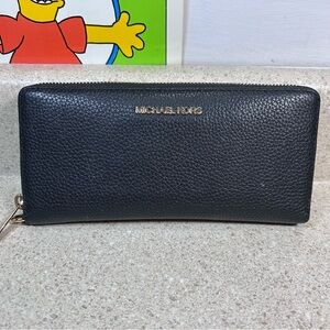 Michael Kors Black Leather Wallet Fair Condition